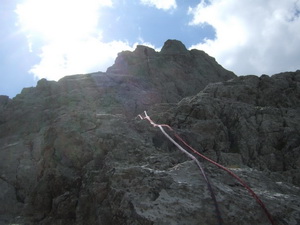 Abseilen vom Gipfel in die Scharte zwischen Schartenspitze und Winkelkogel