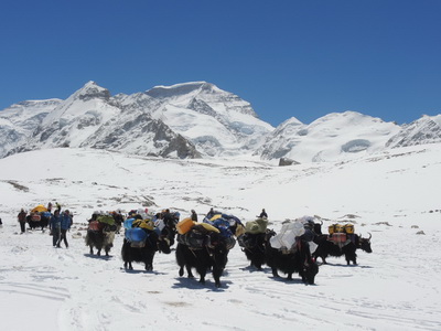 Anreise und Akklimatisation - von Kathmandu nach Tingri und ins Base Camp